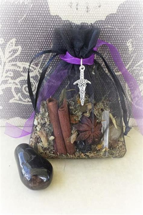 Protection Herb Crafts: Creating Wiccan Talismans and Jewelry